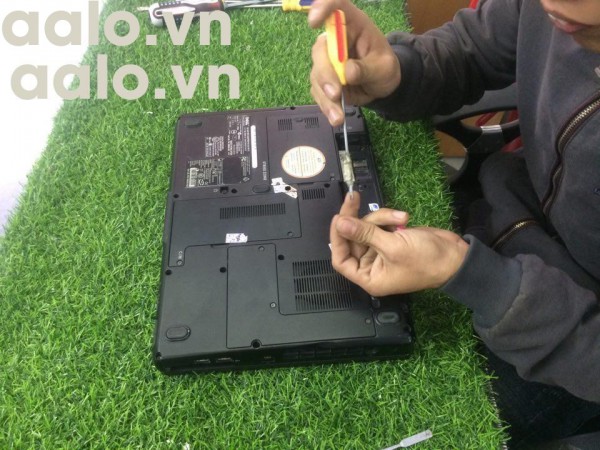 Sửa Laptop HP DV3 CQ35 lỗi màn hình-aalo.vn