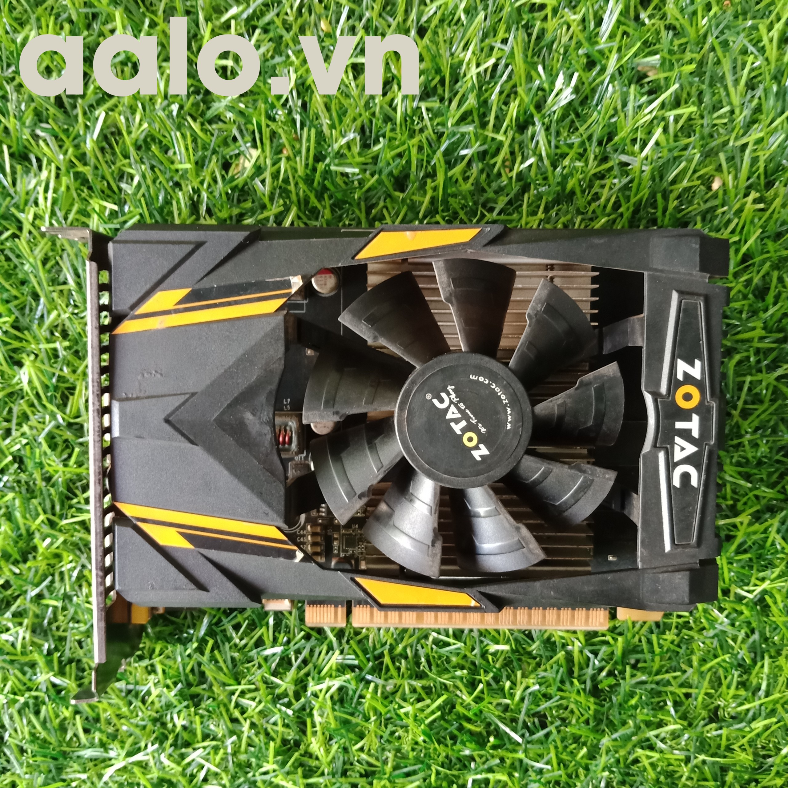 Card hình ZOTAC GT730-1G