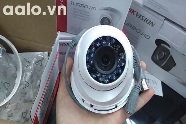 Camera / DS-2CE56C0T-IR / HD-TVI bán cầu ngoài trời hồng ngoại 20m 1 MP.