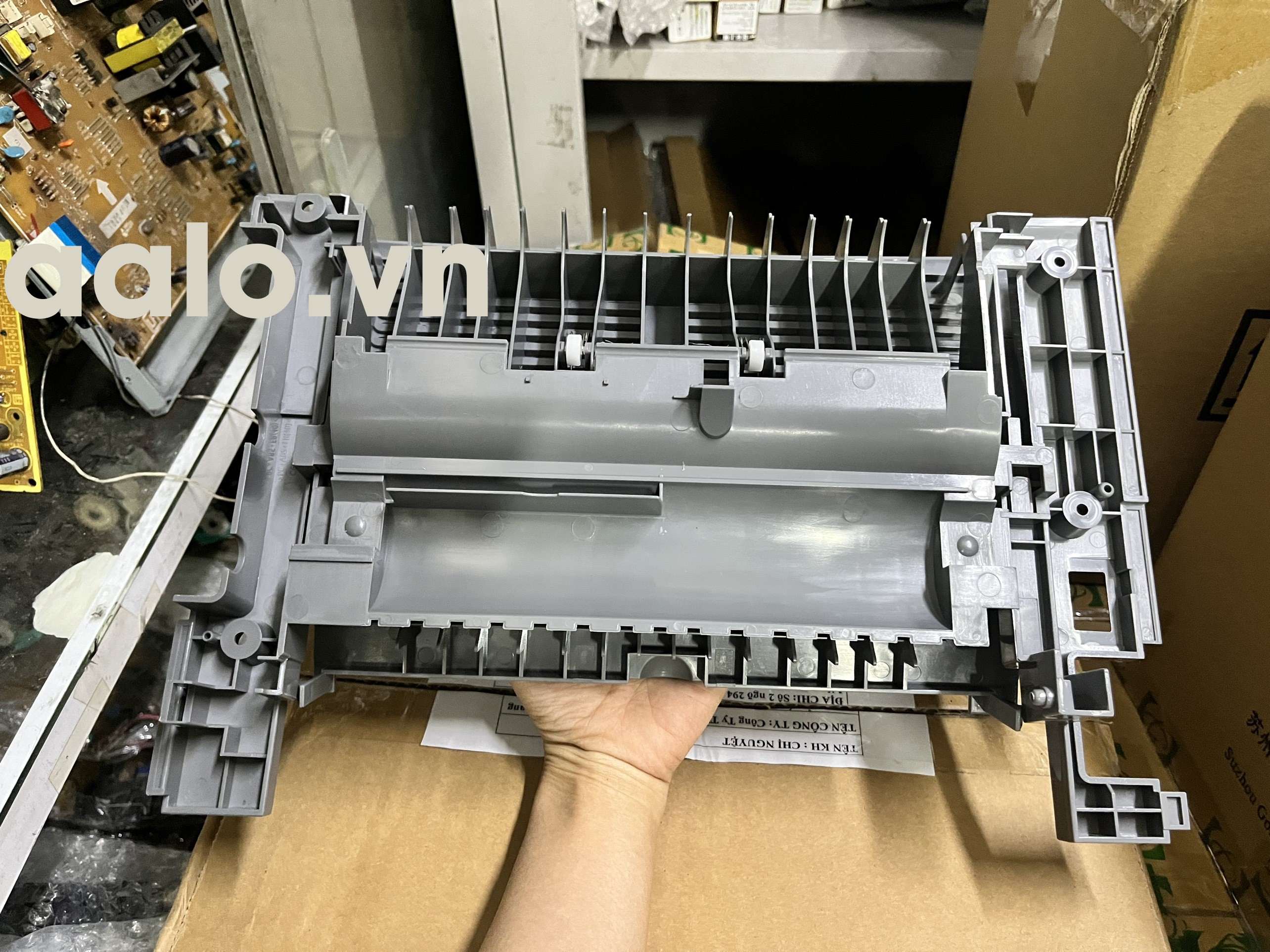 Mặt sau máy in Canon 3300 hàng mới 100% 
