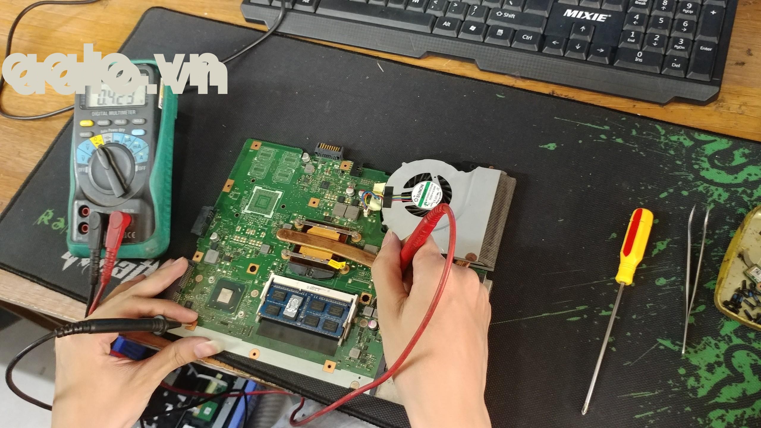 Sửa laptop Asus X450  X550 nâng cấp bộ nhớ-aalo.vn